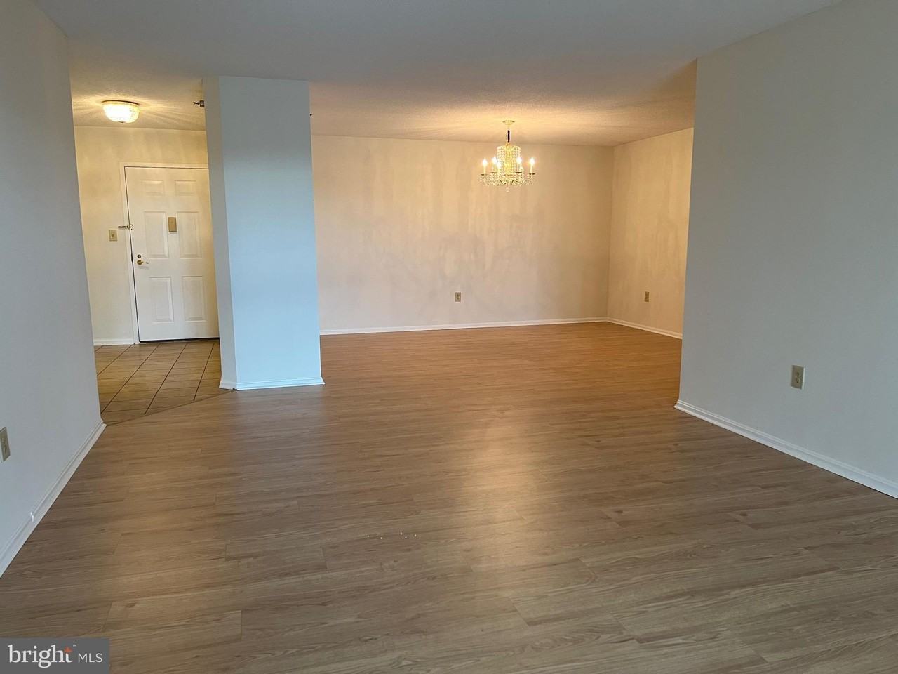 15100 Interlachen Dr Unit 4-709 #4-709 - Photo 4 of 18