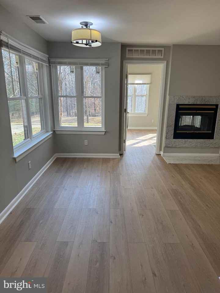 13409 Shady Knoll Dr Apt 113 #113 - Photo 4 of 16