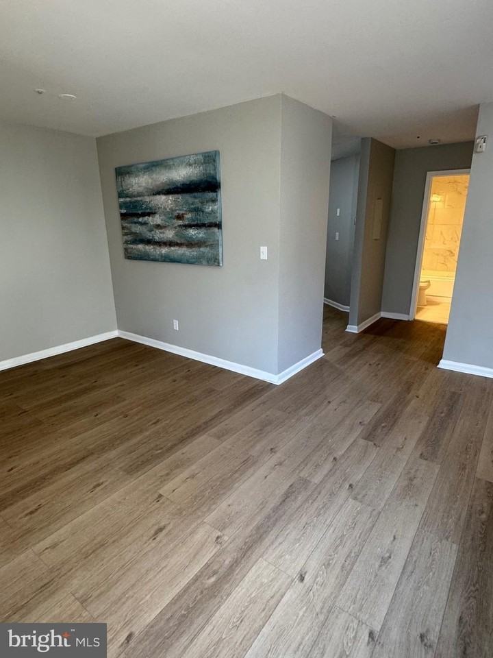 13409 Shady Knoll Dr Apt 113 #113 - Photo 5 of 16