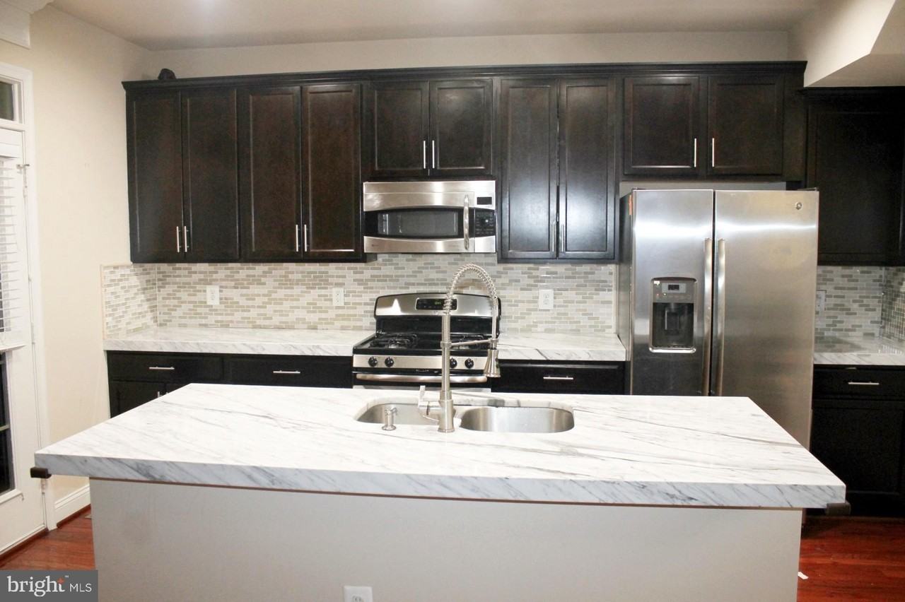 11888 Country Squire Way - Photo 4 of 18