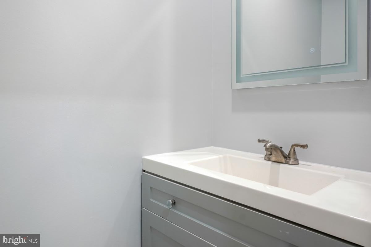 8 Almanac Ct - Photo 3 of 30