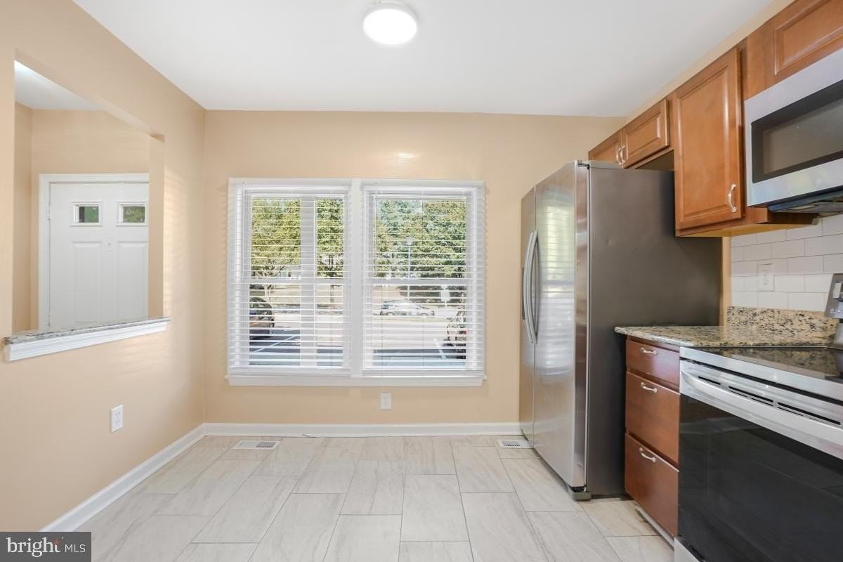 8 Almanac Ct - Photo 7 of 30