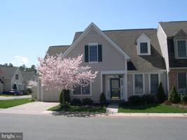 featured image of 28400 Pinehurst Cir