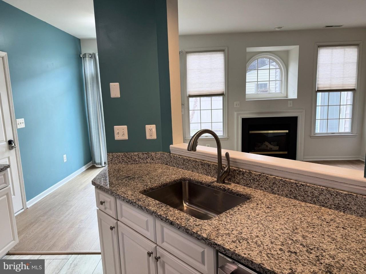 28400 Pinehurst Cir - Photo 2 of 6