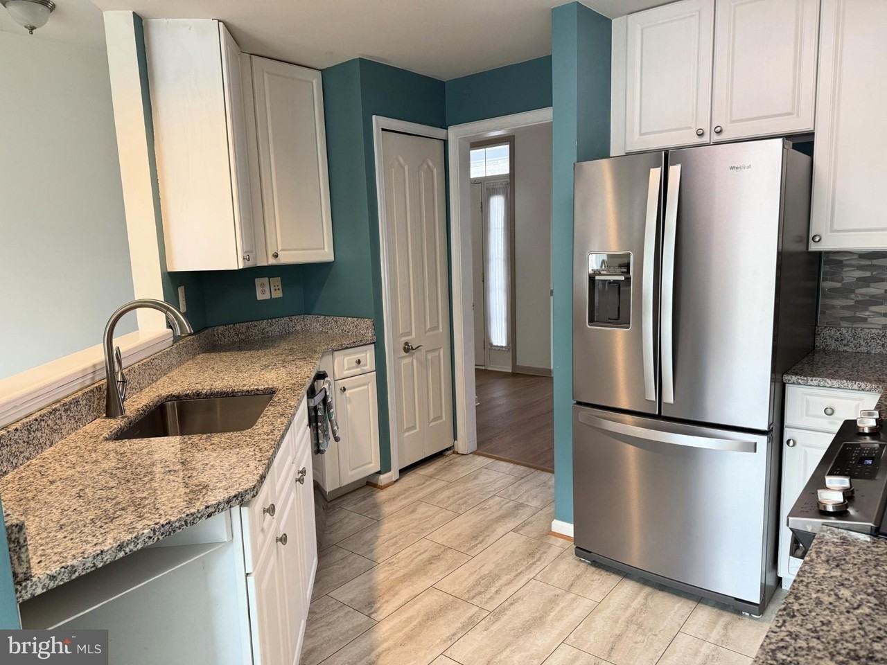 28400 Pinehurst Cir - Photo 3 of 6