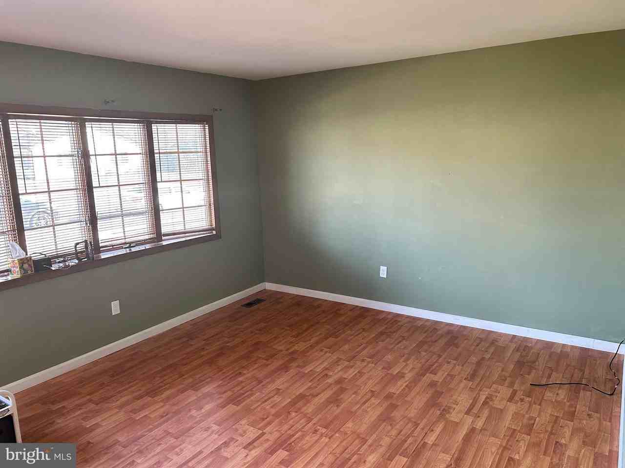 89 Rockland Dr - Photo 5 of 16