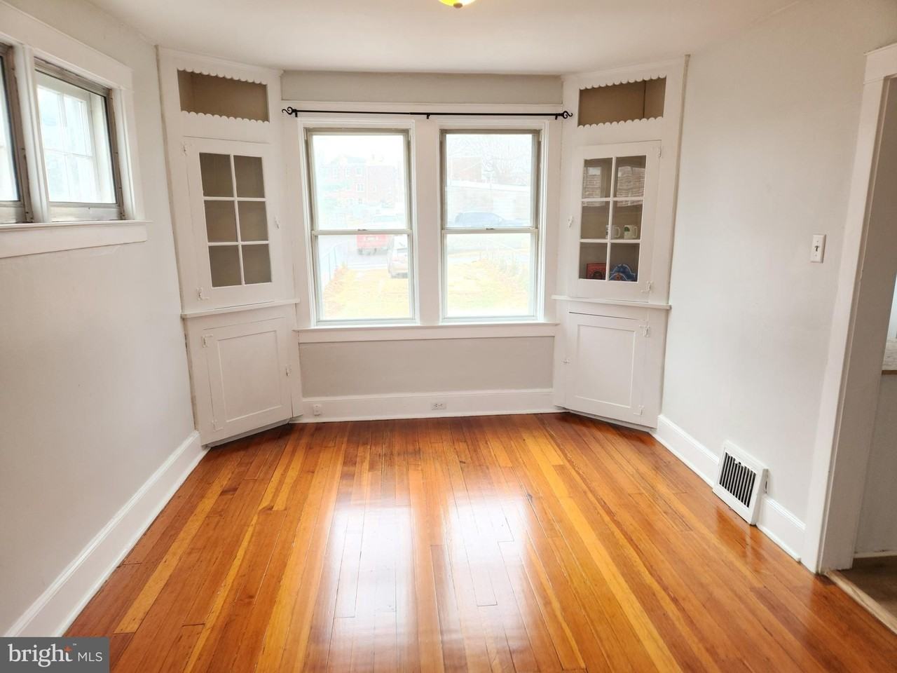 48 S Pearl St - Photo 3 of 16