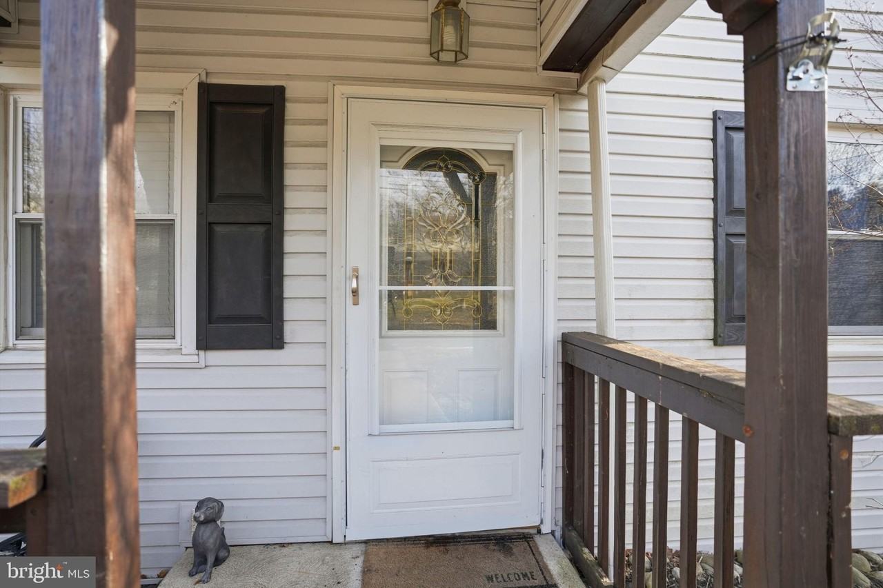 451 Avenue B - Photo 2 of 26