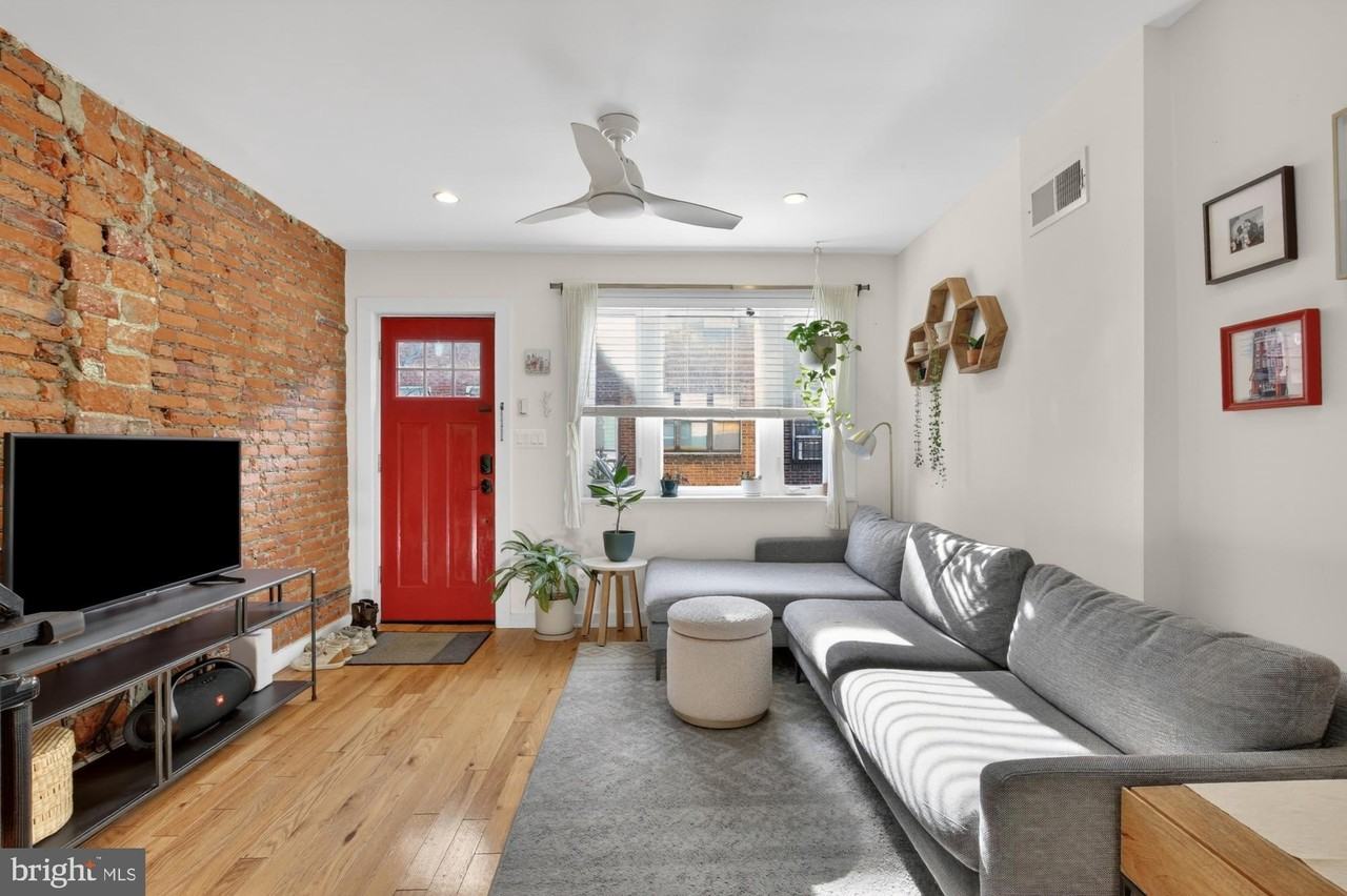 741 Watkins St - Photo 3 of 25