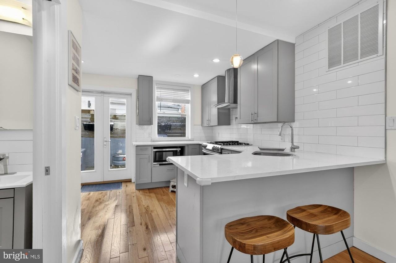 741 Watkins St - Photo 6 of 25