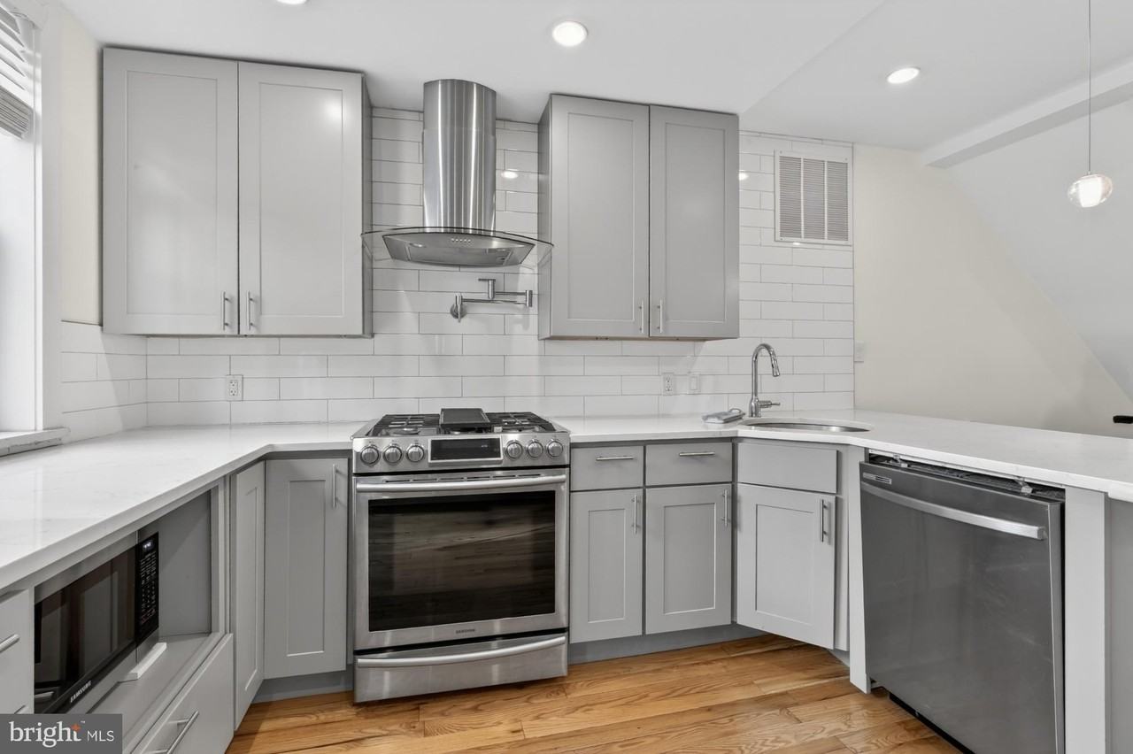 741 Watkins St - Photo 7 of 25