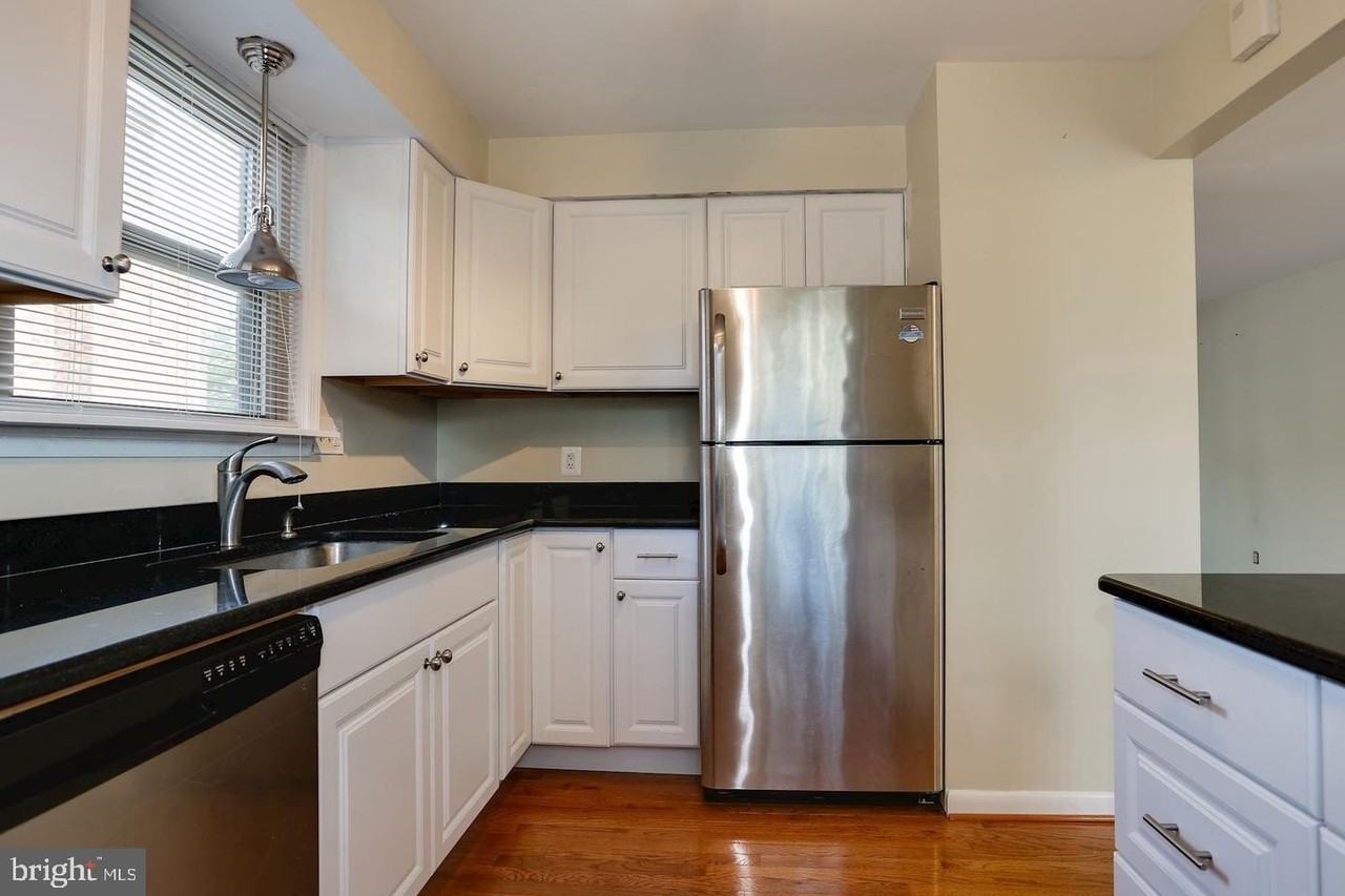 4510 Washington Blvd Apt 1 #1 - Photo 6 of 20