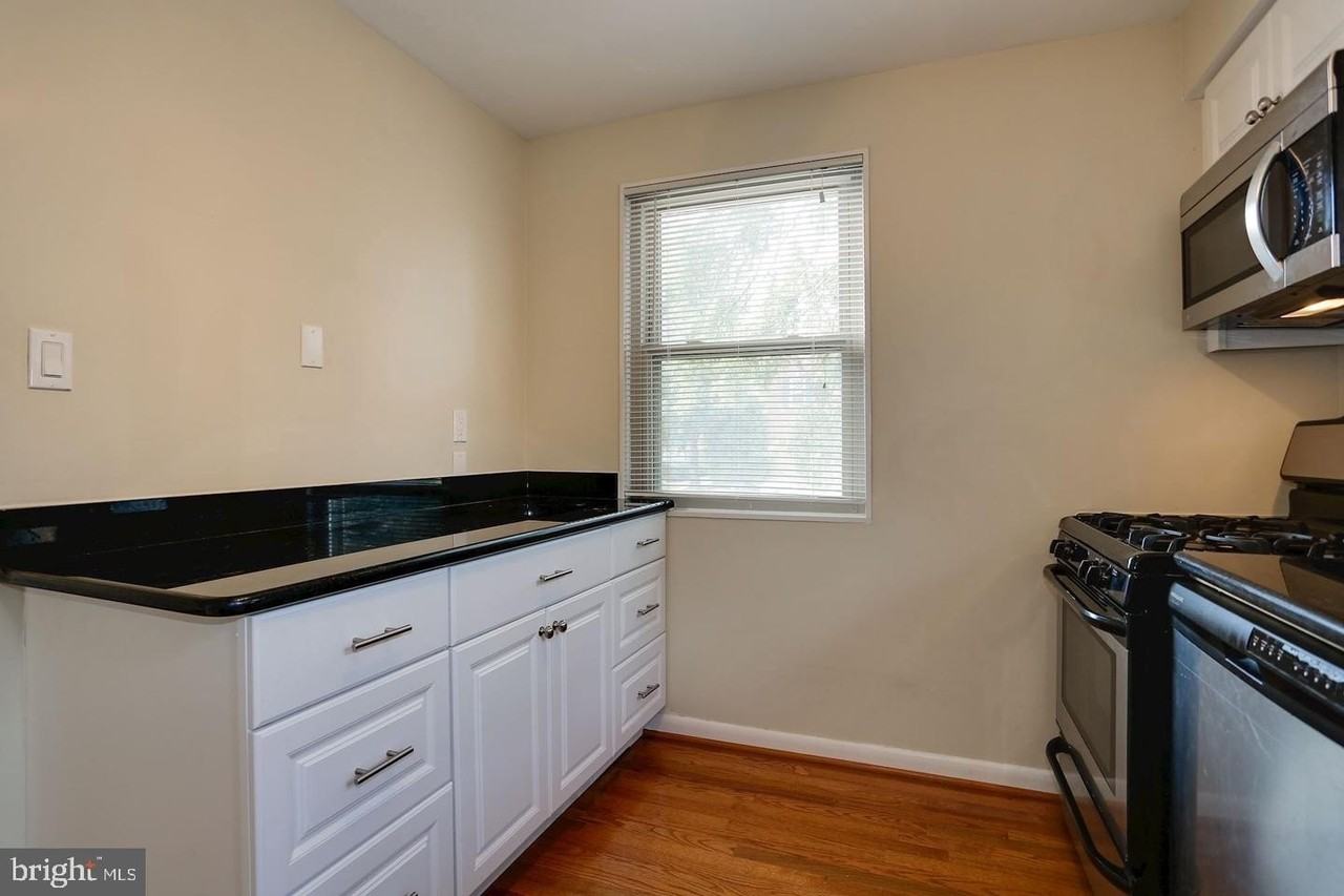 4510 Washington Blvd Apt 1 #1 - Photo 7 of 20