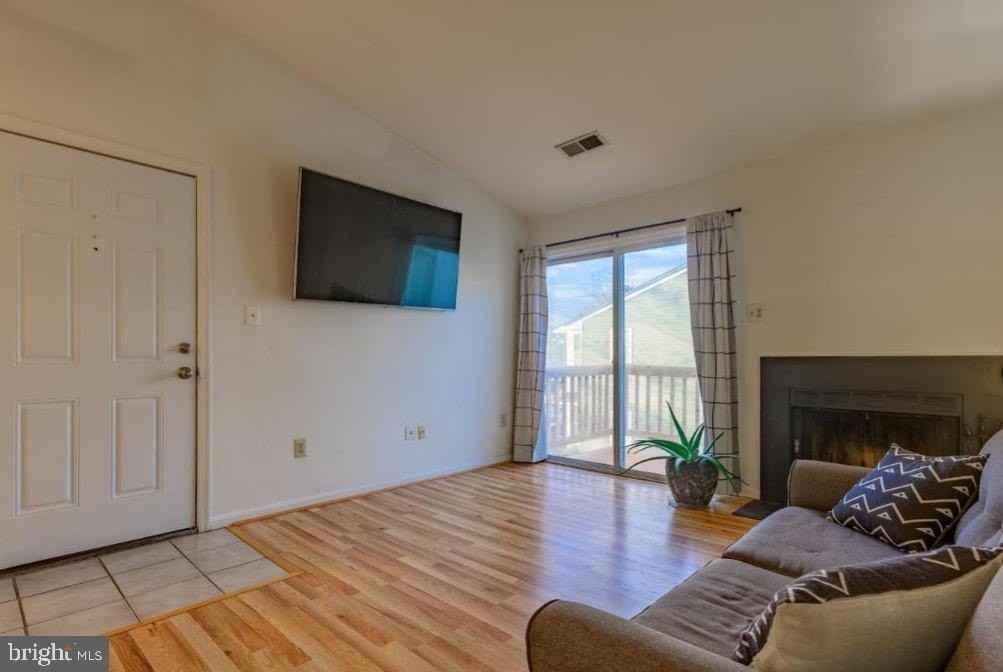 8617 Beekman Pl Unit C - Photo 3 of 14