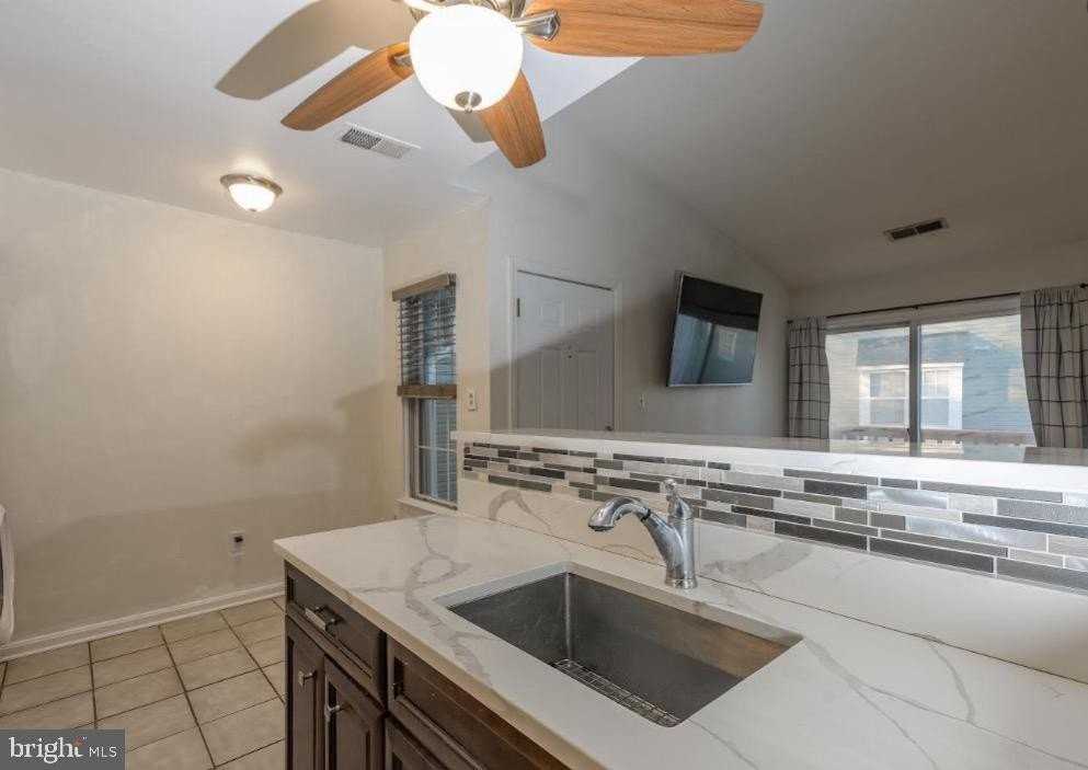 8617 Beekman Pl Unit C - Photo 7 of 14