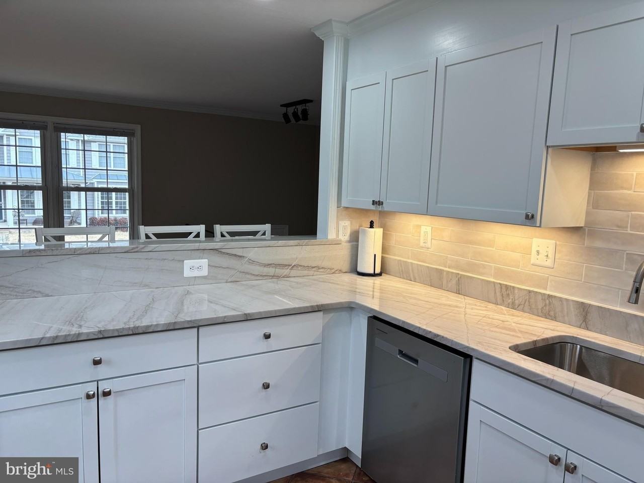 6194 Riverview Dr - Photo 7 of 16