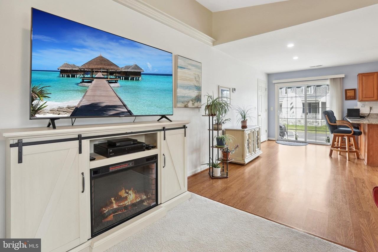 6117 Riverview Dr - Photo 5 of 50