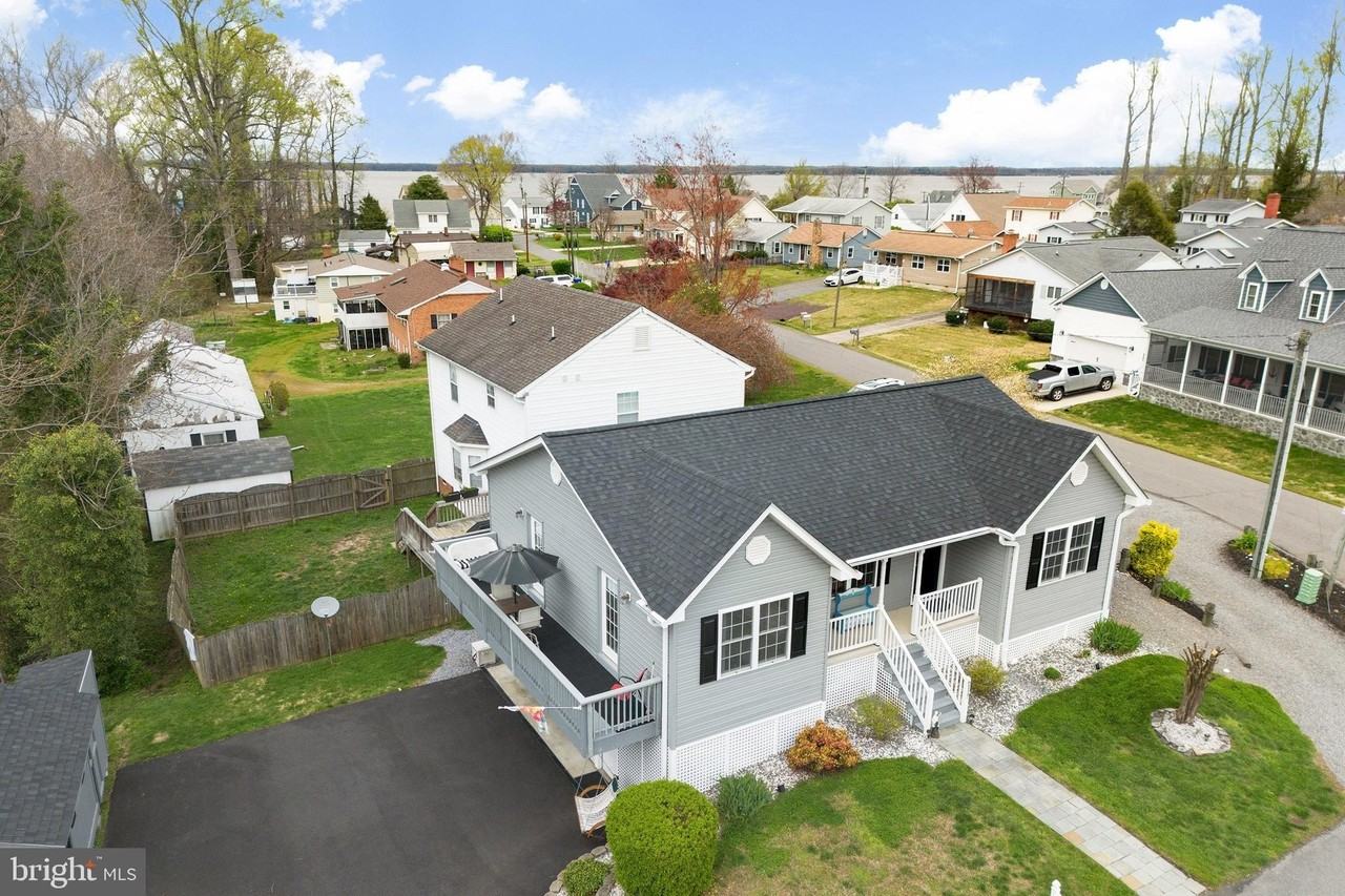 6117 Riverview Dr - Photo 7 of 50