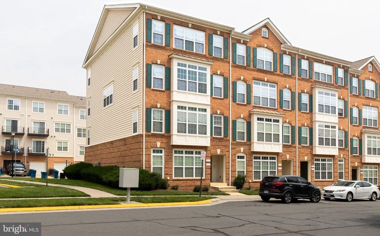 42670 Hollyhock Ter - Photo 2 of 36