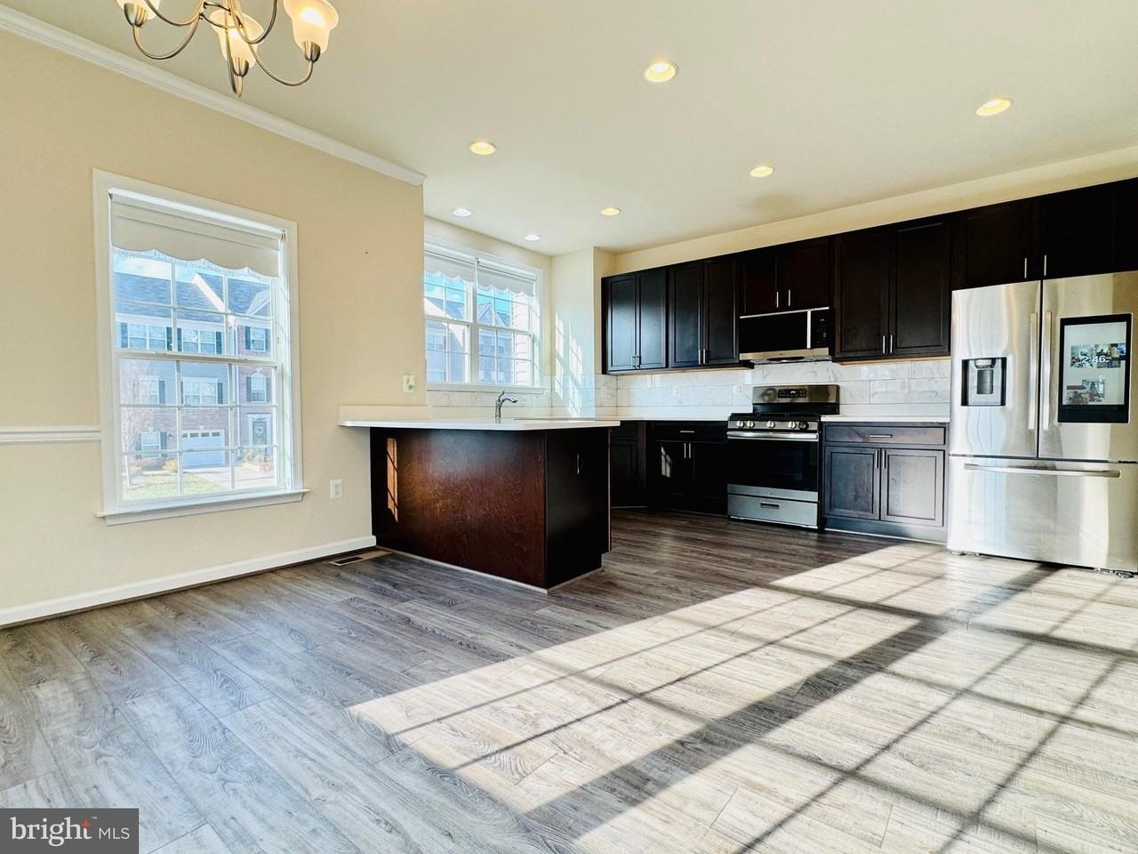 3353 Broker Ln - Photo 4 of 48