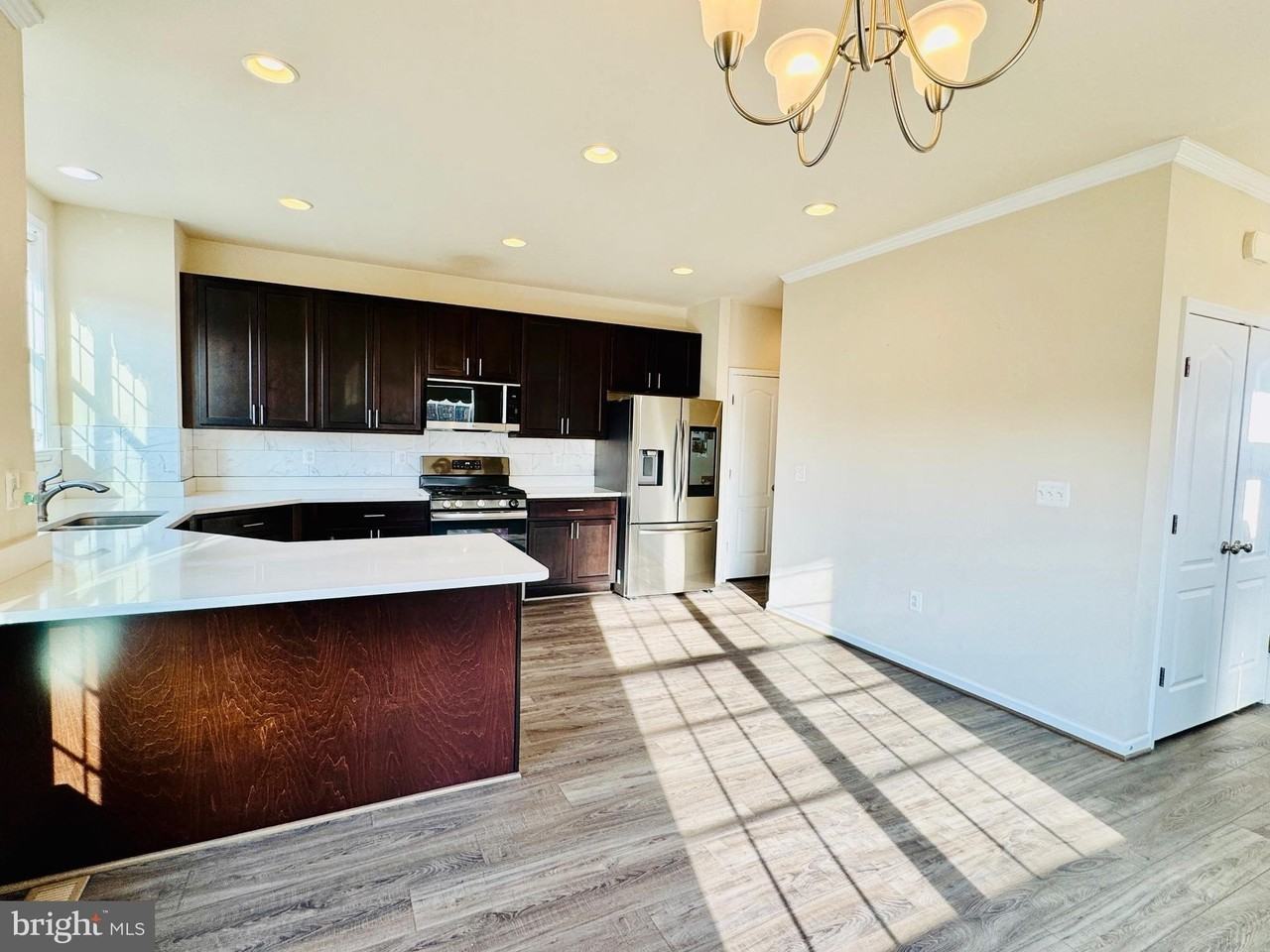 3353 Broker Ln - Photo 6 of 48