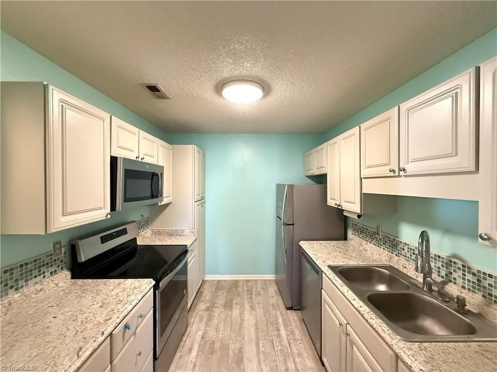 671 Balfour Rd - Photo 4 of 14