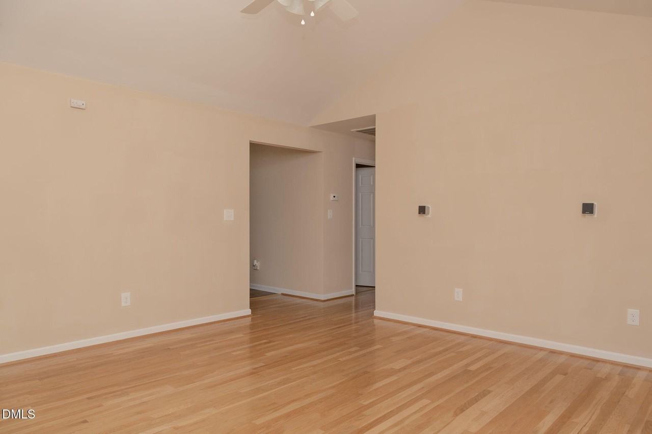 107 W Sebastian Ct - Photo 6 of 35