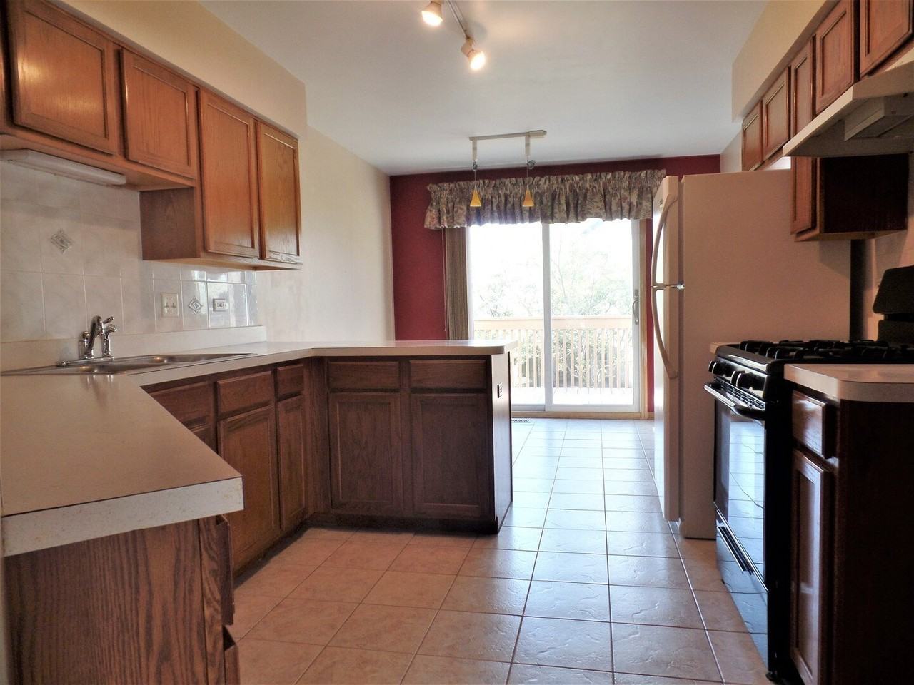 5514 Ridge Xing - Photo 5 of 15