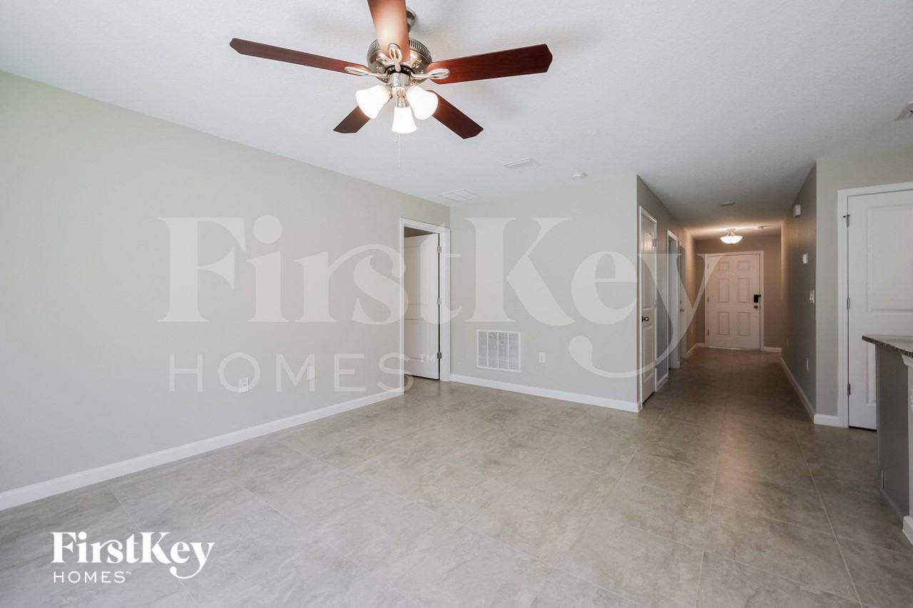 513 Earheart Dr - Photo 4 of 15