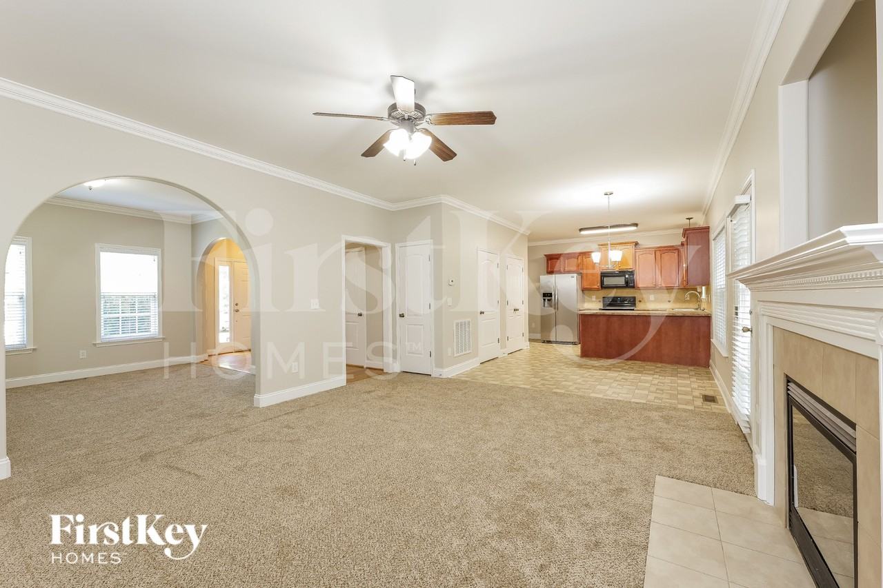 1205 Crabtree Dr - Photo 3 of 15