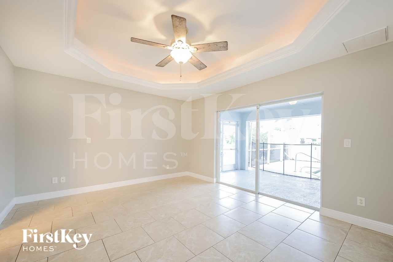 346 Ne 23rd St - Photo 7 of 16