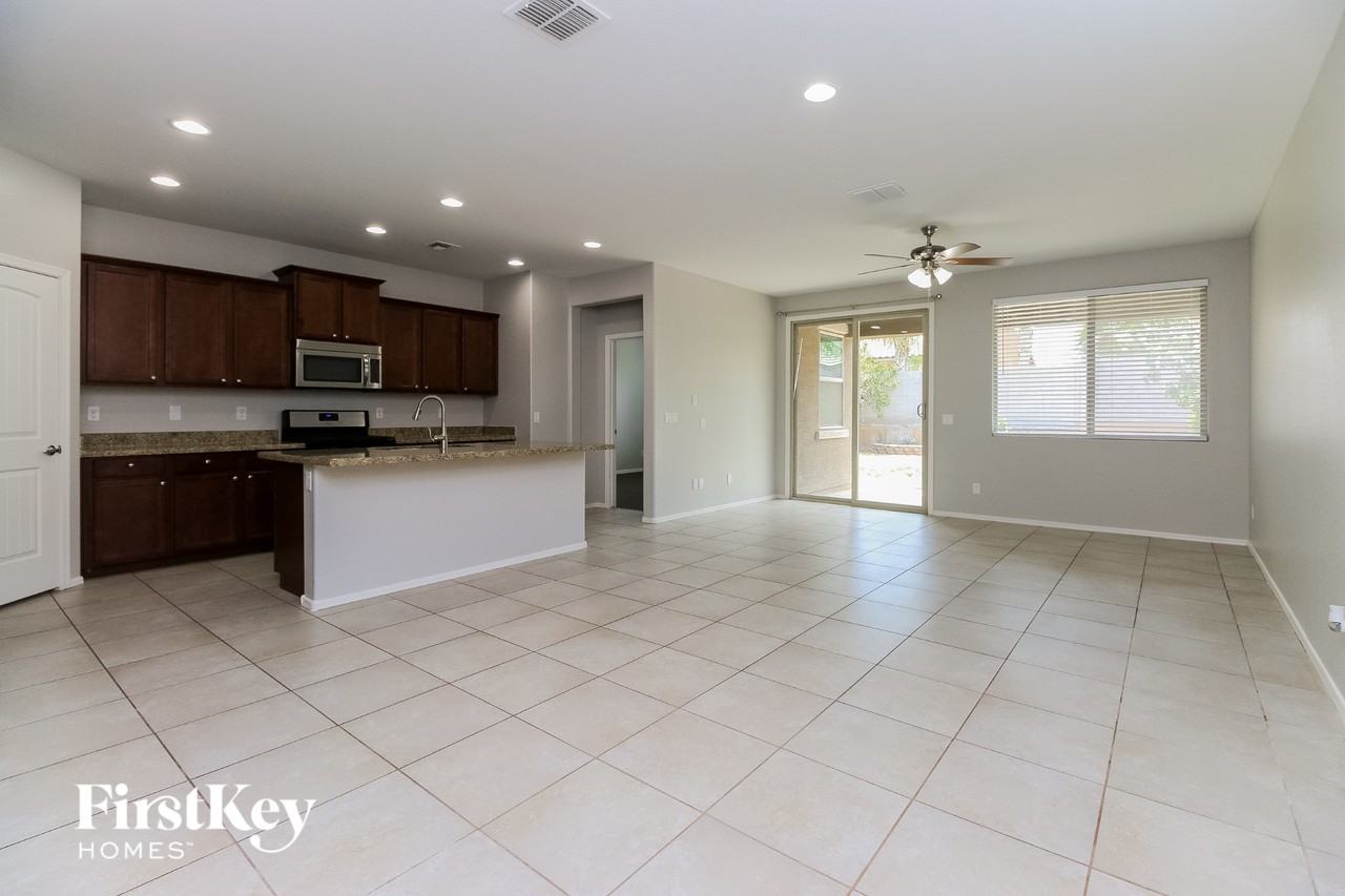 2465 W Arroyo Way - Photo 2 of 15