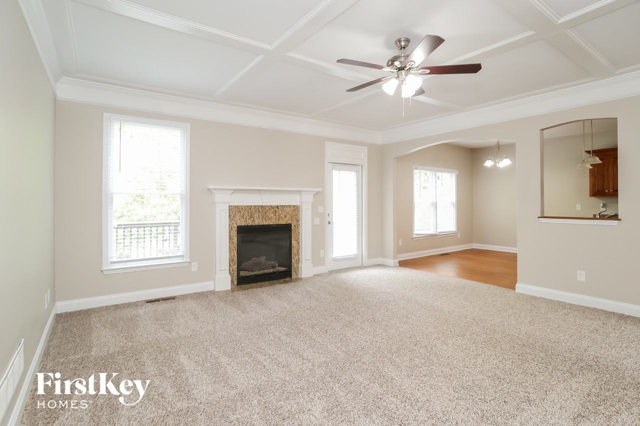 522 S Fortune Way - Photo 2 of 15