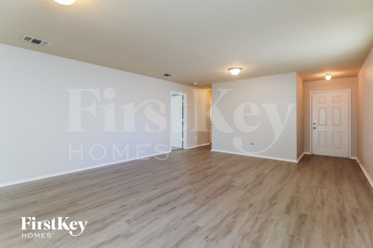 22822 Sugar Bear Dr - Photo 5 of 15