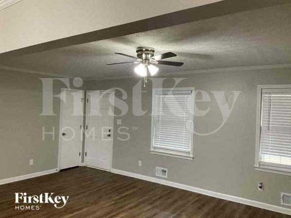 581 Carlouetta Rd Sw - Photo 3 of 13