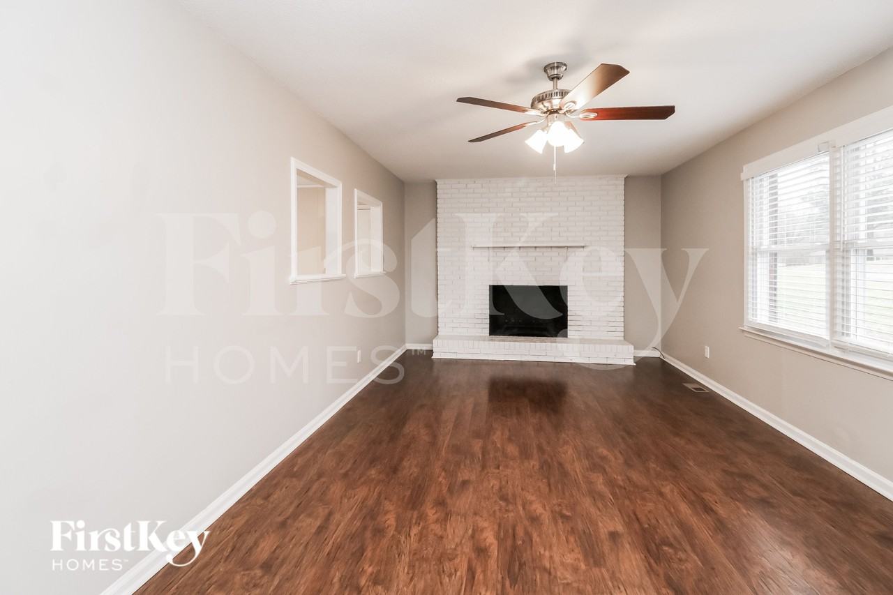 4809 Maplecrest Dr - Photo 4 of 15