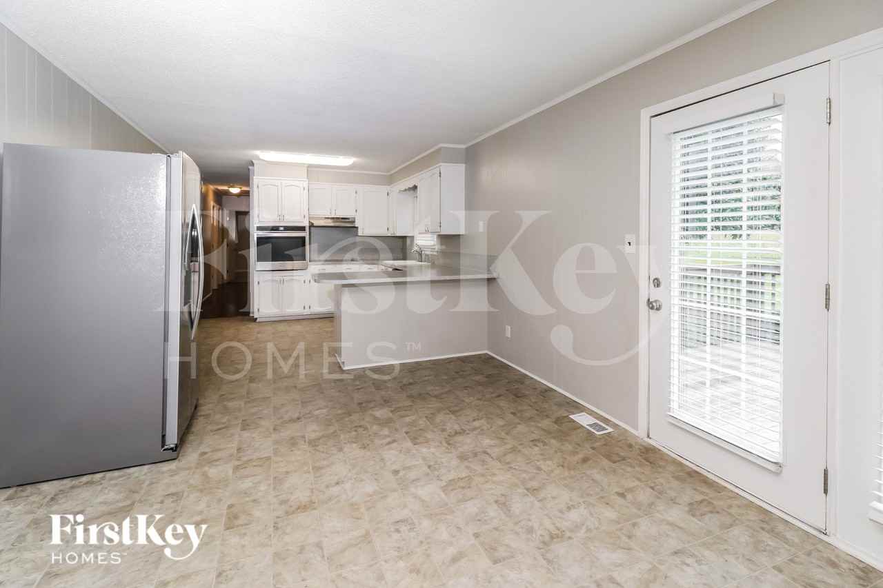 4809 Maplecrest Dr - Photo 6 of 15