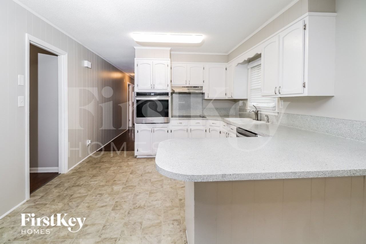 4809 Maplecrest Dr - Photo 7 of 15