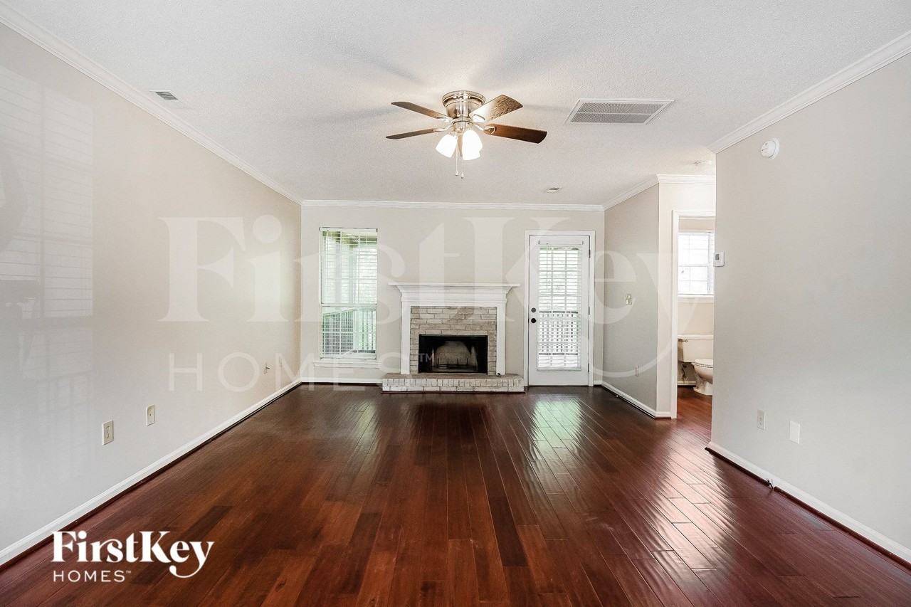 4752 Vintage Ln - Photo 2 of 16