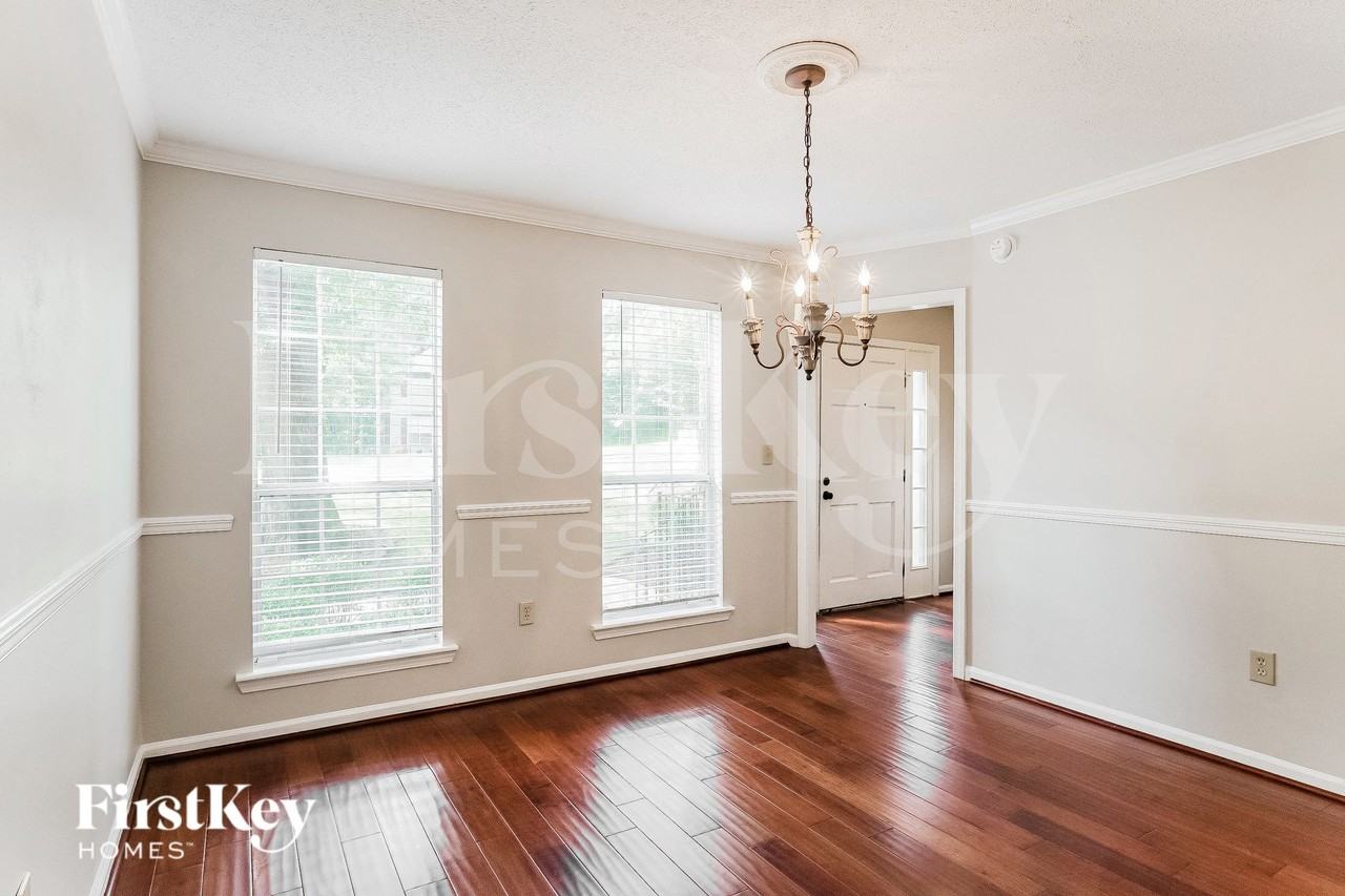 4752 Vintage Ln - Photo 4 of 16