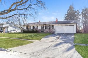 featured image of 915 Camelot Dr