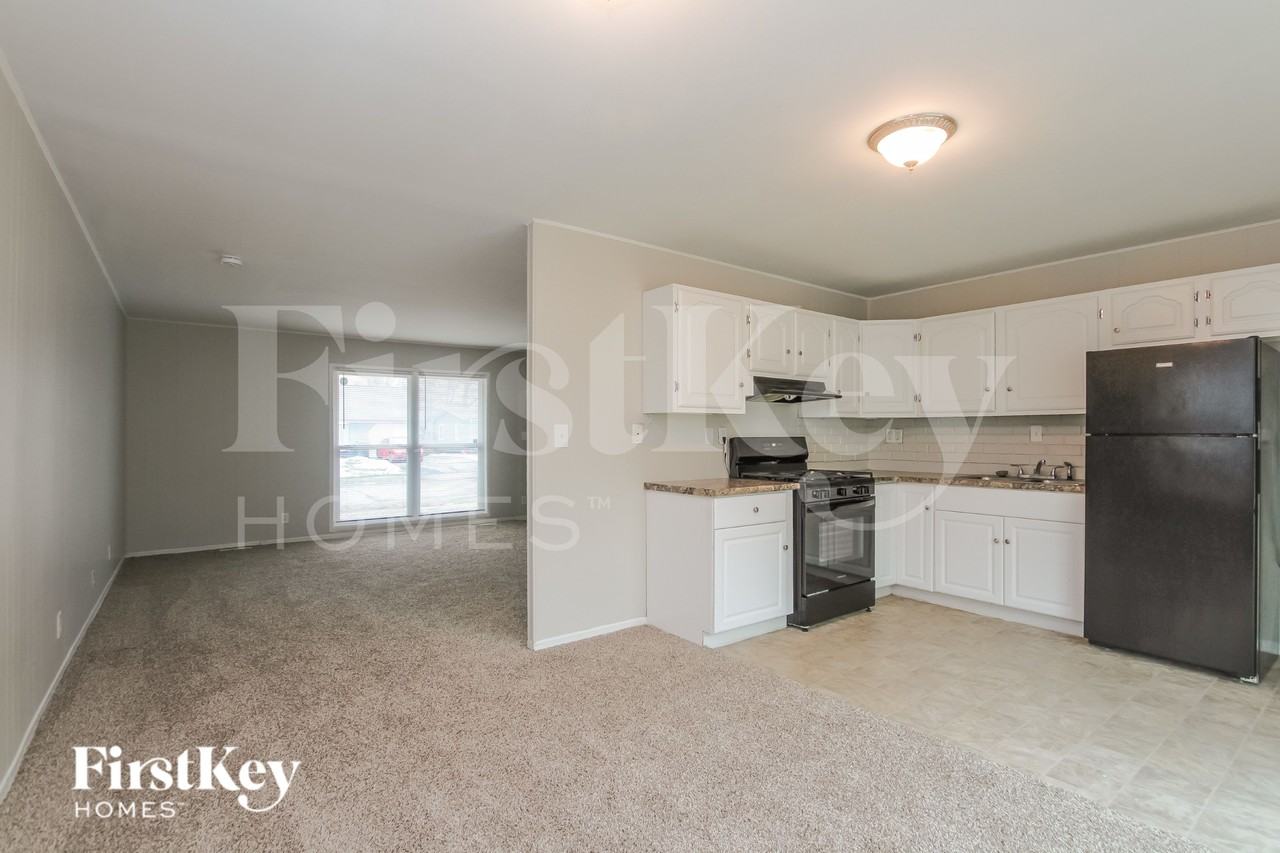 5256 Penway St - Photo 4 of 16