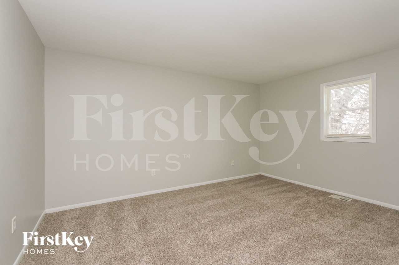 5256 Penway St - Photo 6 of 16