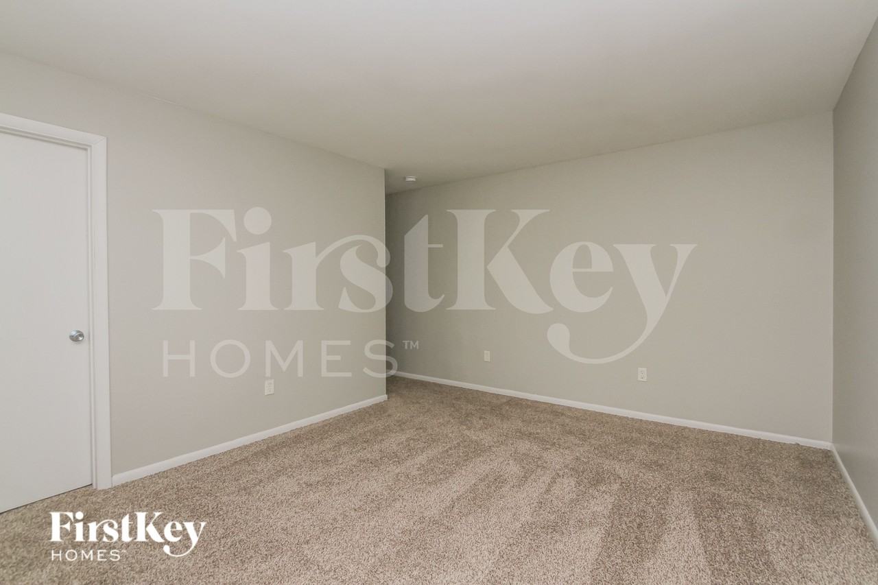 5256 Penway St - Photo 7 of 16