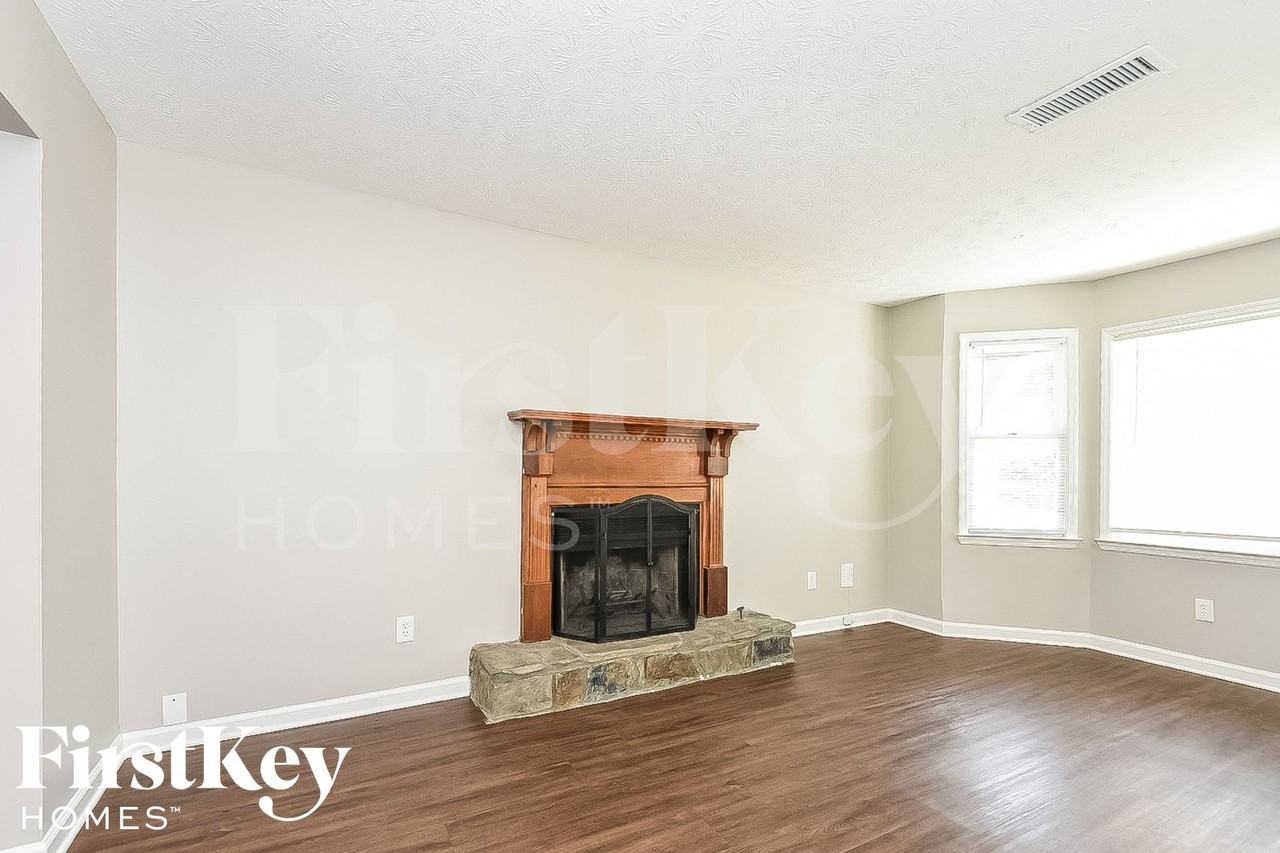 3898 Centennial Trl - Photo 3 of 15