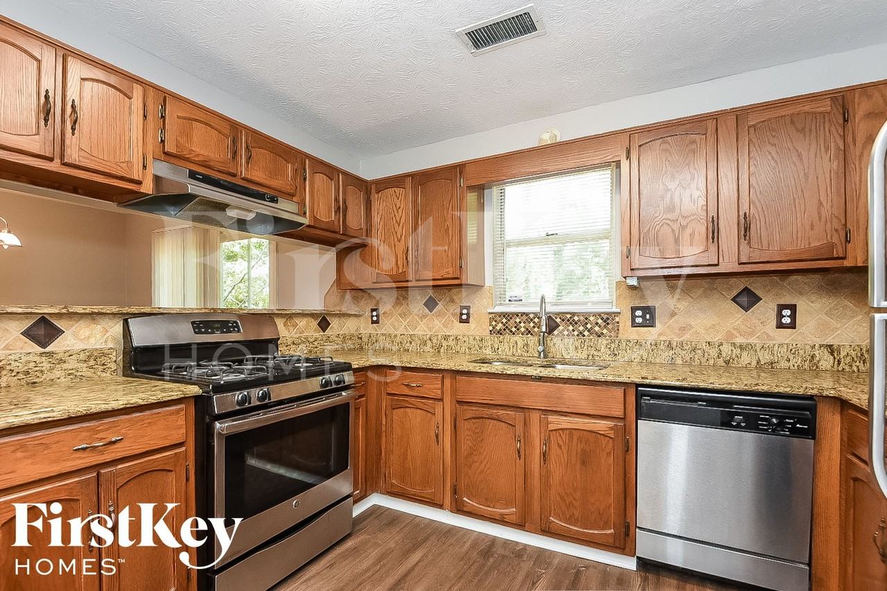 3898 Centennial Trl - Photo 7 of 15