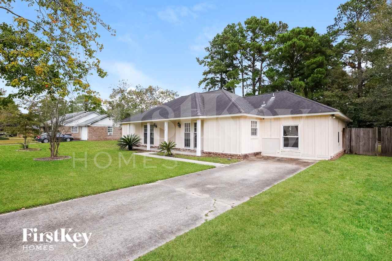 303 Longstreet St - Photo 2 of 16