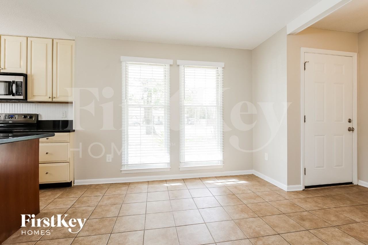 303 Longstreet St - Photo 4 of 16