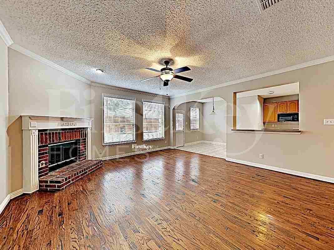 2506 Neptune Cir - Photo 2 of 17