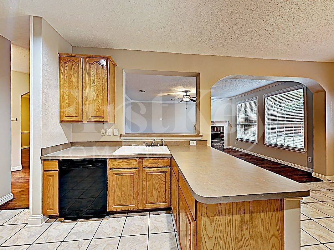 2506 Neptune Cir - Photo 4 of 17